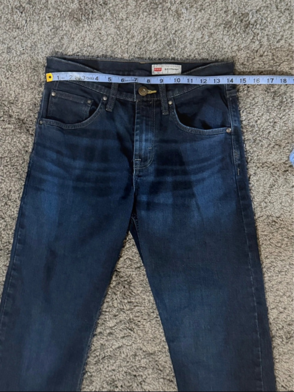 Wrangler Straight Jeans in Dark Blue Denim